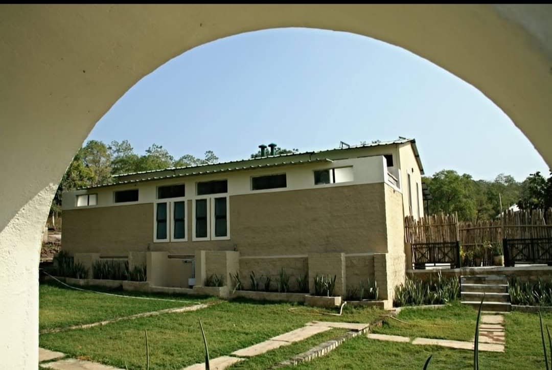Arched approach to the room and lawn